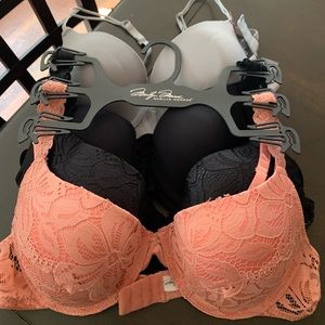 4 NWT bras. 2 Marilyn Monroe size 38C and 2 Vince Camuto size 36C